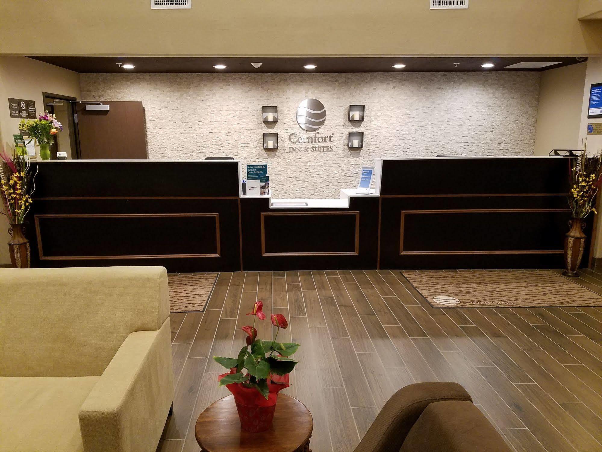 Comfort Inn & Suites Vernal - National Monument Area Екстериор снимка