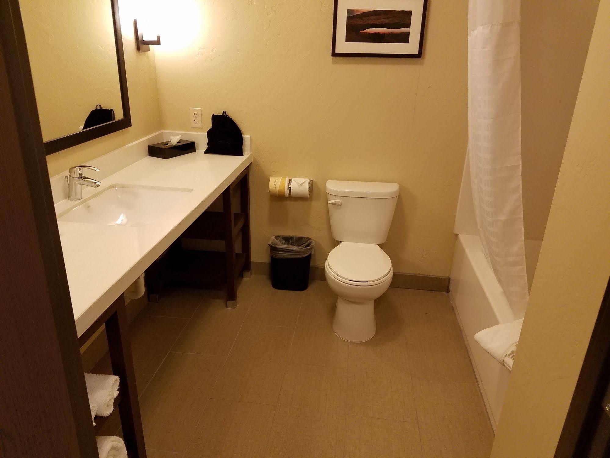 Comfort Inn & Suites Vernal - National Monument Area Екстериор снимка