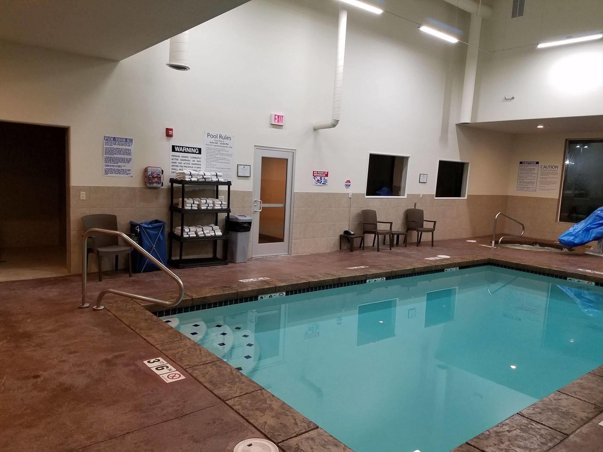 Comfort Inn & Suites Vernal - National Monument Area Екстериор снимка