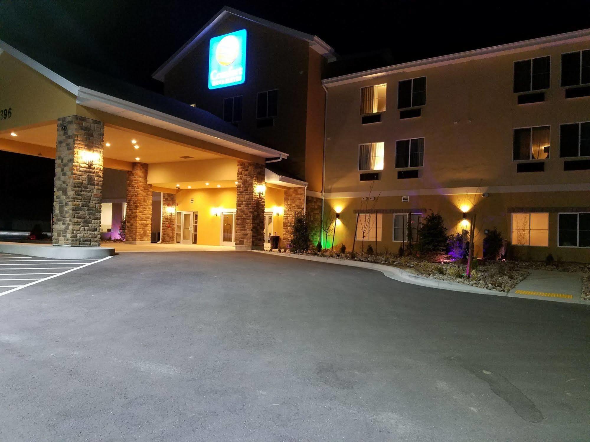 Comfort Inn & Suites Vernal - National Monument Area Екстериор снимка