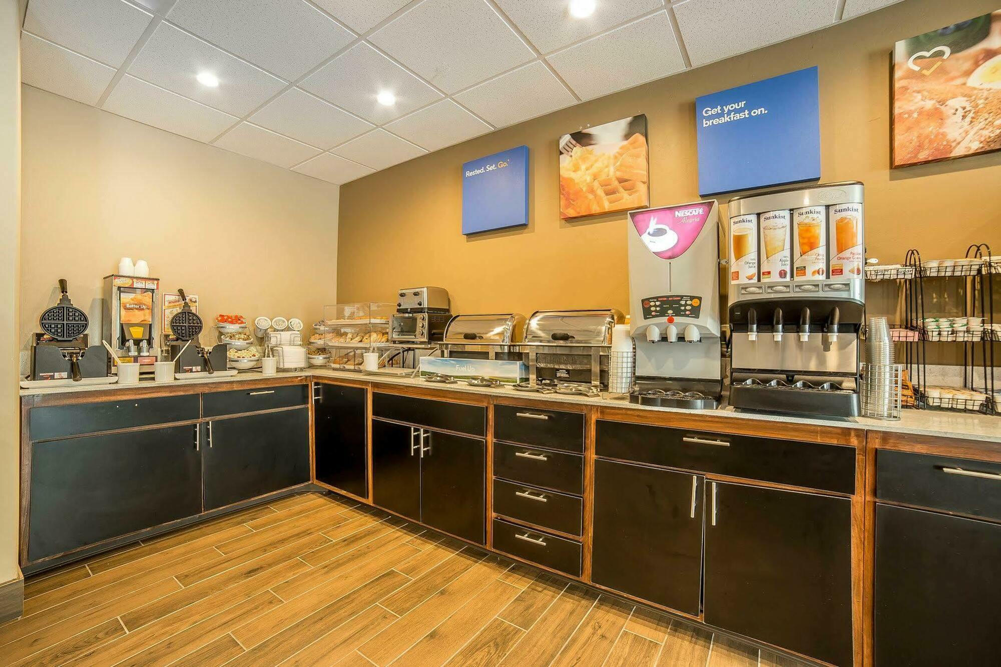 Comfort Inn & Suites Vernal - National Monument Area Екстериор снимка