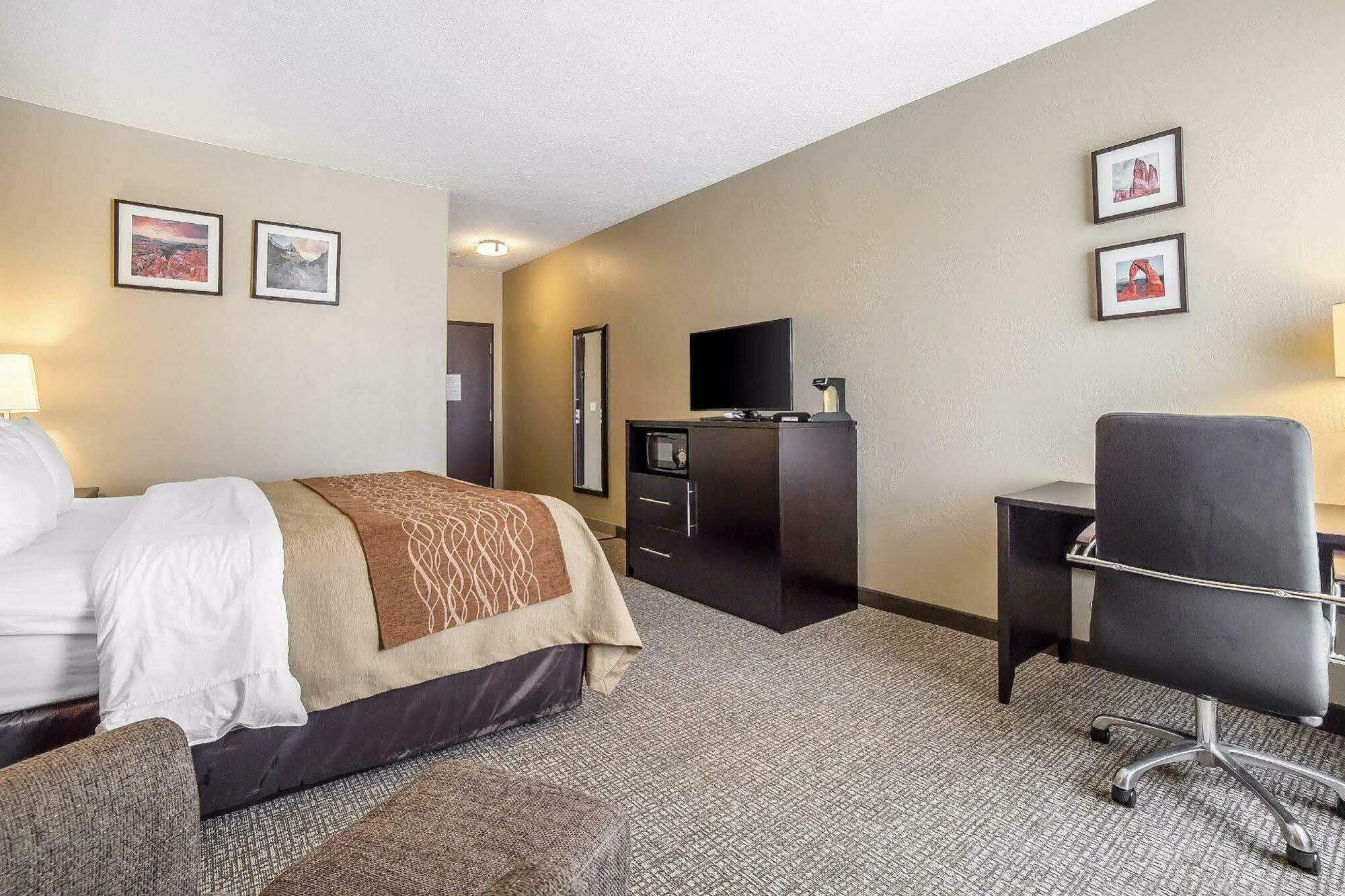 Comfort Inn & Suites Vernal - National Monument Area Екстериор снимка