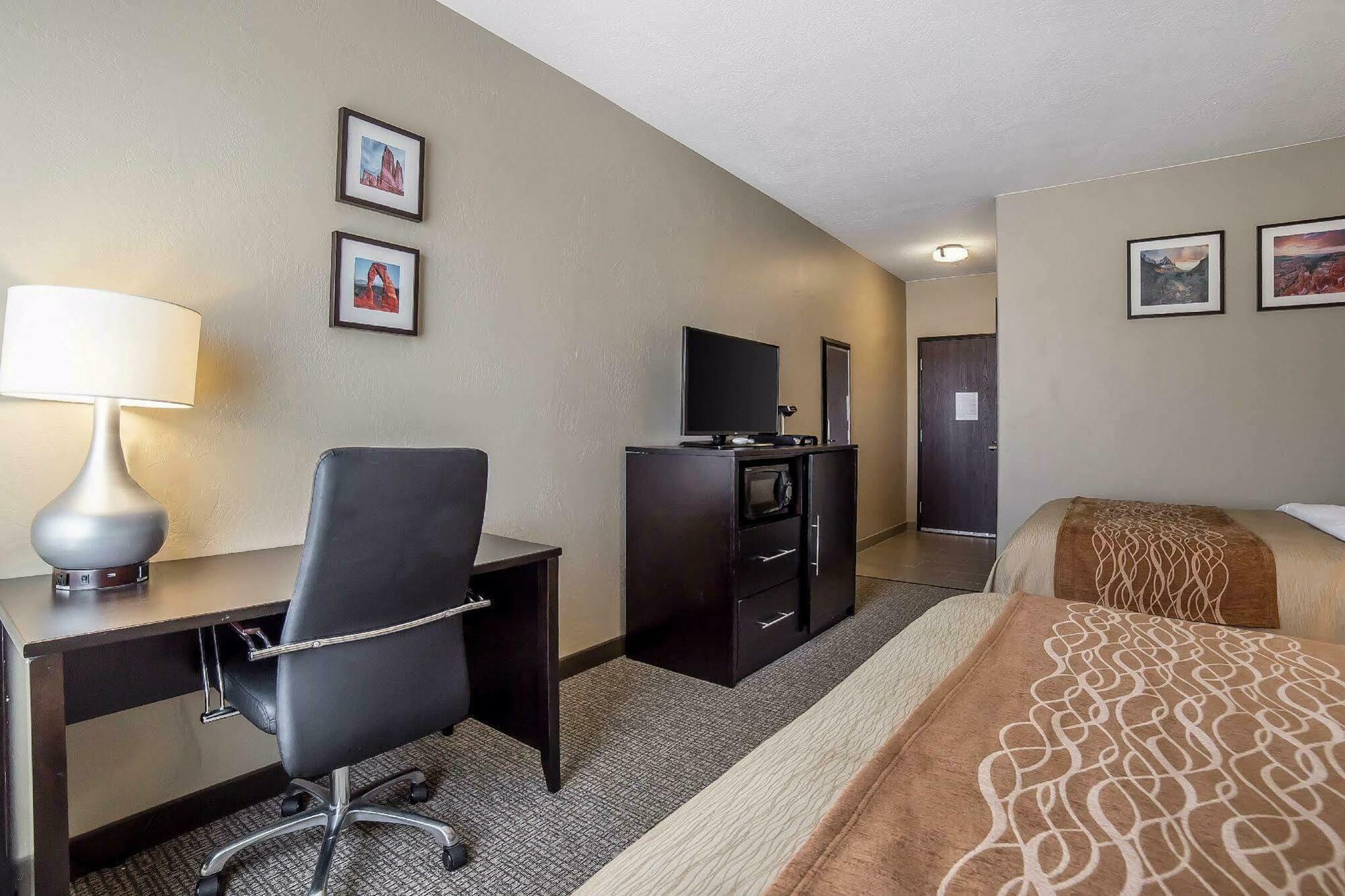 Comfort Inn & Suites Vernal - National Monument Area Екстериор снимка